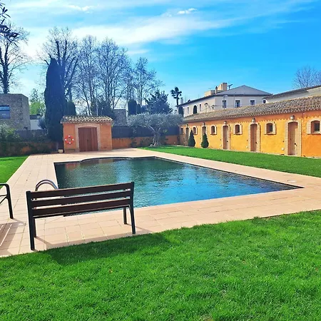 Сasa de vacaciones Masia Rustica Con Piscina En *