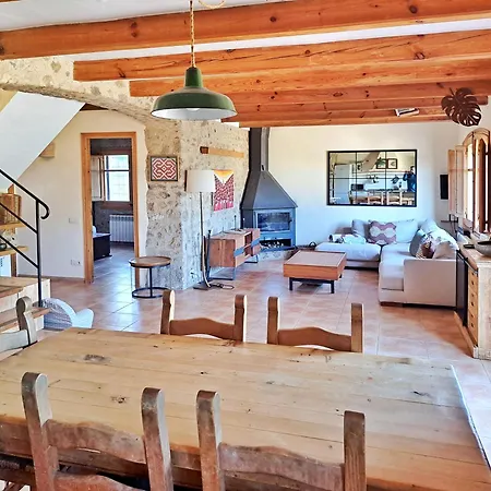 Сasa de vacaciones Masia Rustica Con Piscina En *
